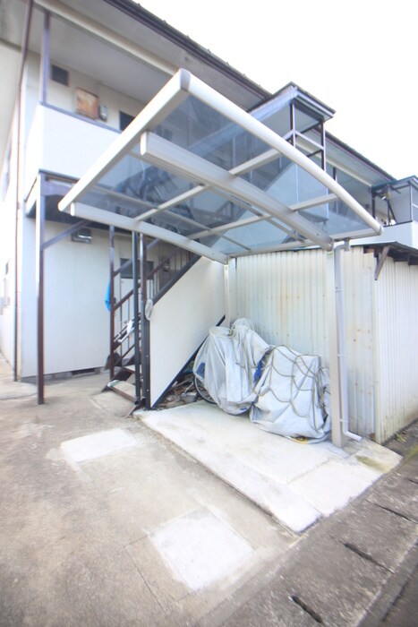 物件外観写真5　(駐輪場)