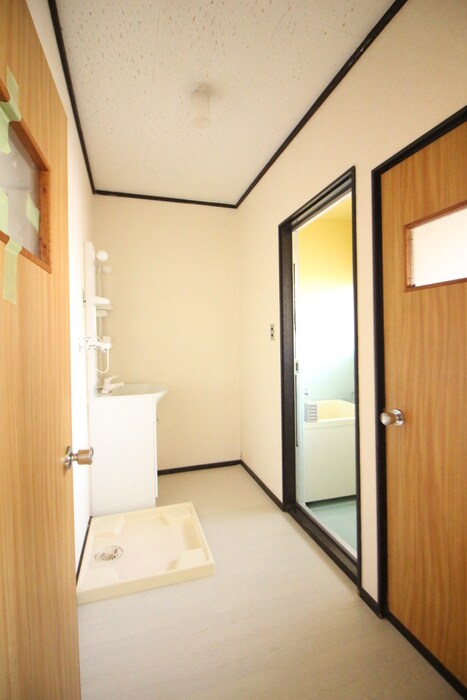 物件内観写真20　(洗濯機置場)