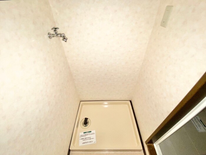 物件内観写真15　(洗濯機置場)