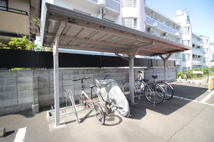 物件外観写真5　(駐輪場)