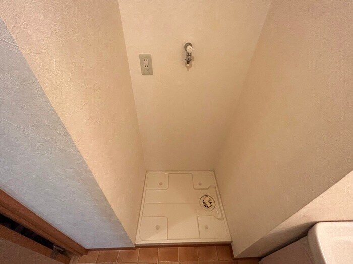 物件内観写真14　(洗濯機置場)