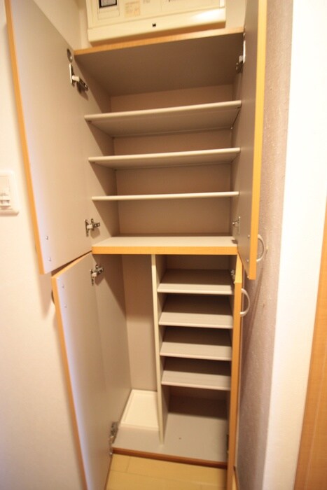 物件内観写真18　(靴箱)