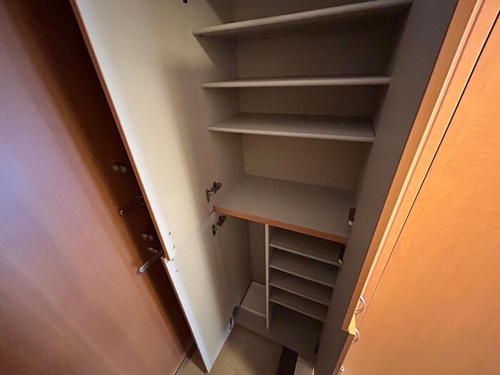 物件内観写真18　(靴箱)