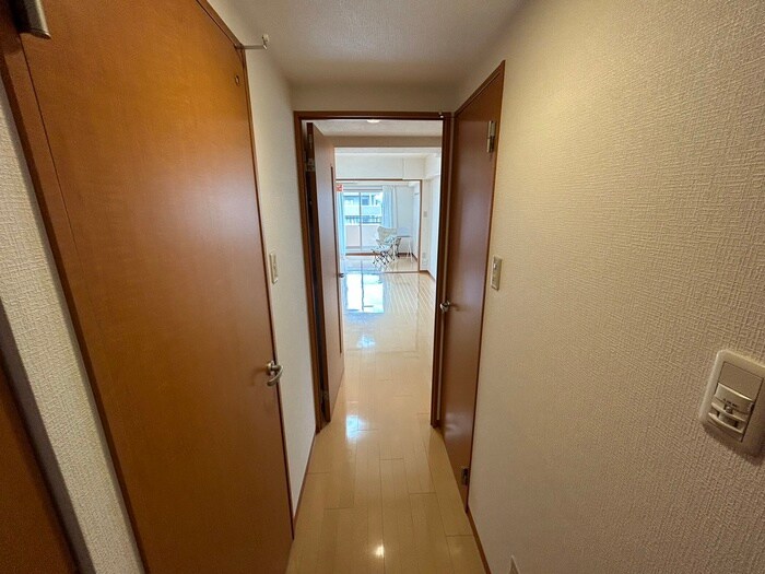 物件内観写真19　(廊下)