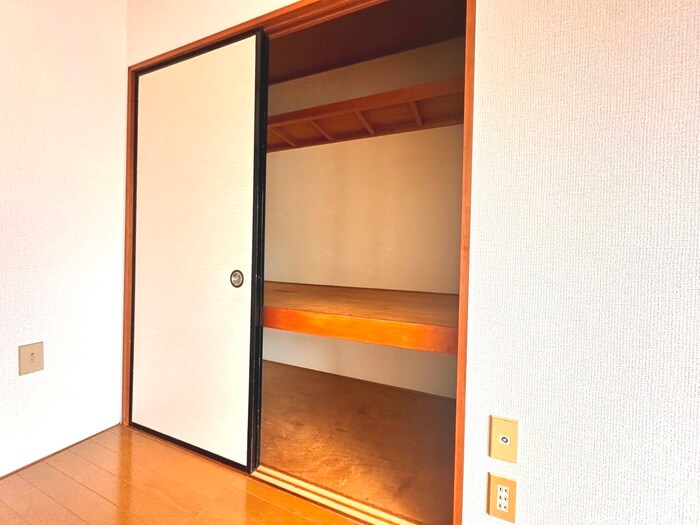 物件内観写真10　(収納)