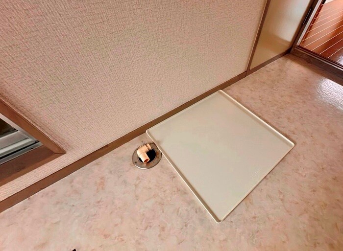 物件内観写真14　(洗濯機置場)