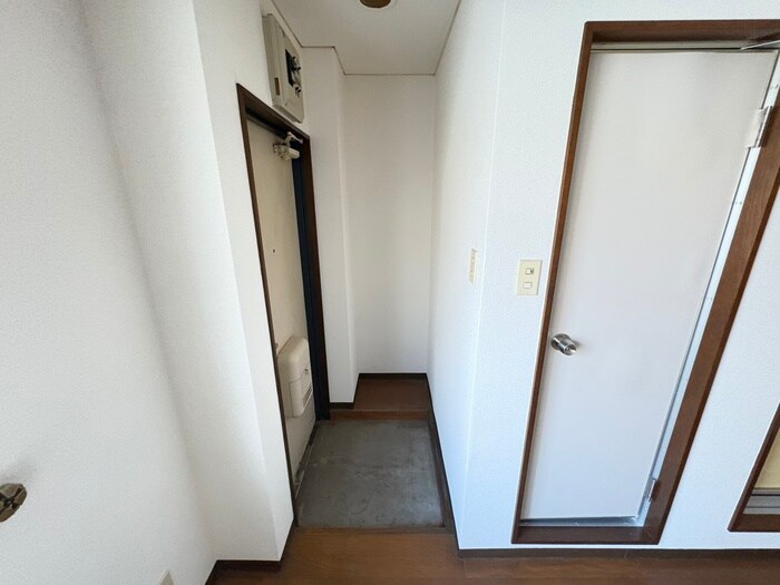 物件内観写真17　(玄関)