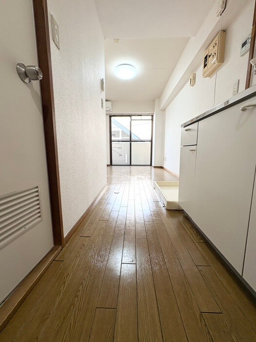 物件内観写真16　(廊下)