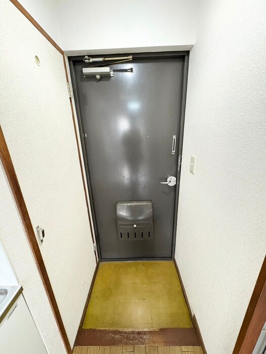 物件内観写真17　(玄関)