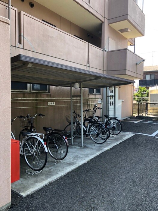 物件外観写真2　(駐輪場)