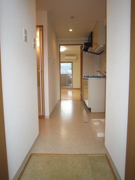 物件内観写真7　(玄関)