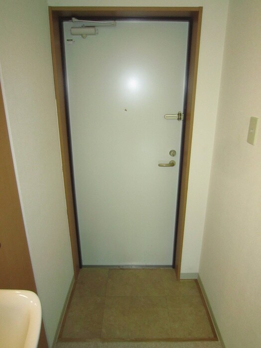 物件内観写真15　(玄関)