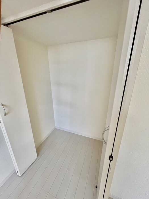 物件内観写真10　(収納)