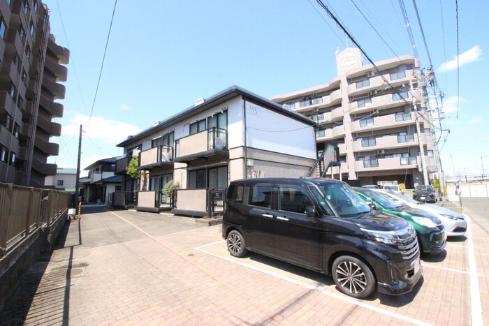 物件外観写真4　(エントランス部分)