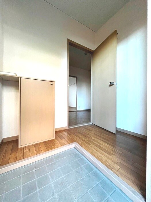 物件内観写真14　(玄関)