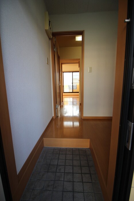 物件内観写真17　(玄関)