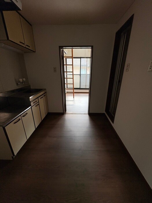 物件内観写真12　(廊下)