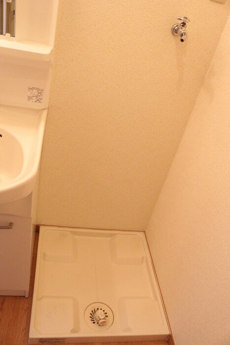 物件内観写真14　(洗濯機置場)