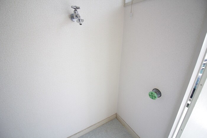 物件内観写真13　(洗濯機置場)