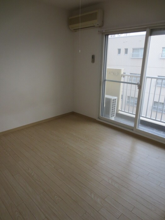 物件内観写真10　(居室)