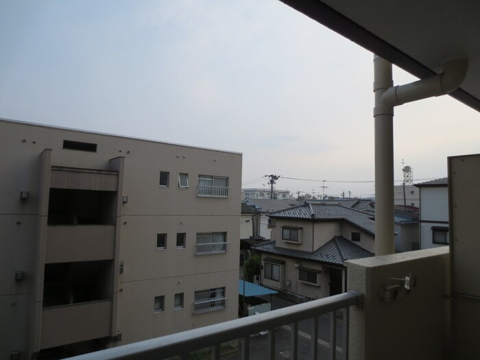 物件内観写真16　(室内からの展望)