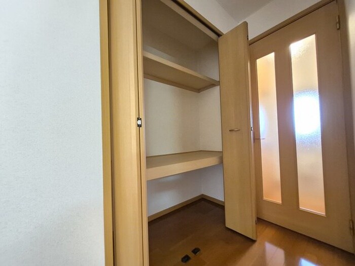 物件内観写真9　(収納)