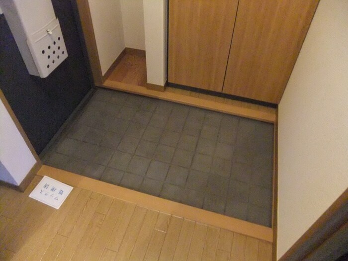 物件内観写真19　(玄関)