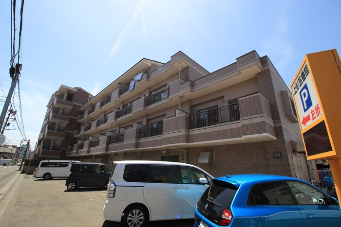 物件外観写真5　(駐車場)