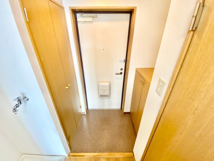 物件内観写真14　(玄関)