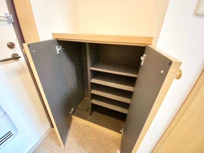 物件内観写真15　(靴箱)