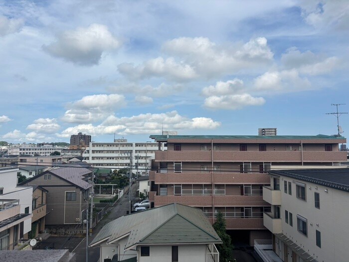 物件内観写真22　(室内からの展望)