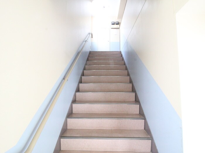 物件外観写真4　(エントランス部分)