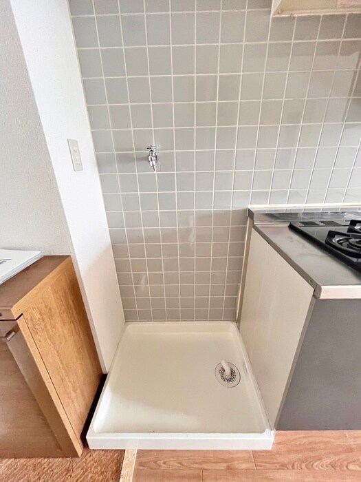 物件内観写真16　(洗濯機置場)