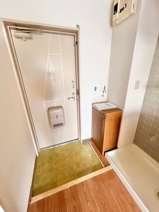 物件内観写真18　(玄関)