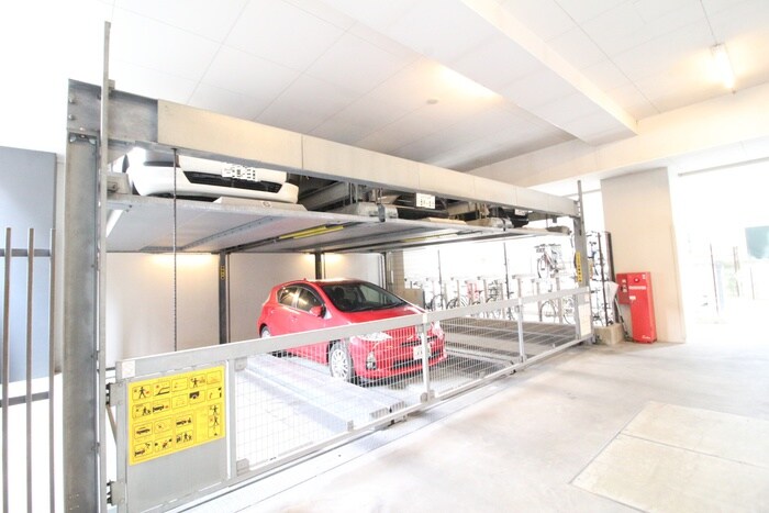 物件外観写真5　(駐車場)