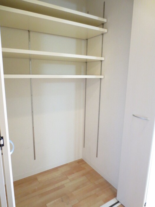 物件内観写真15　(収納)