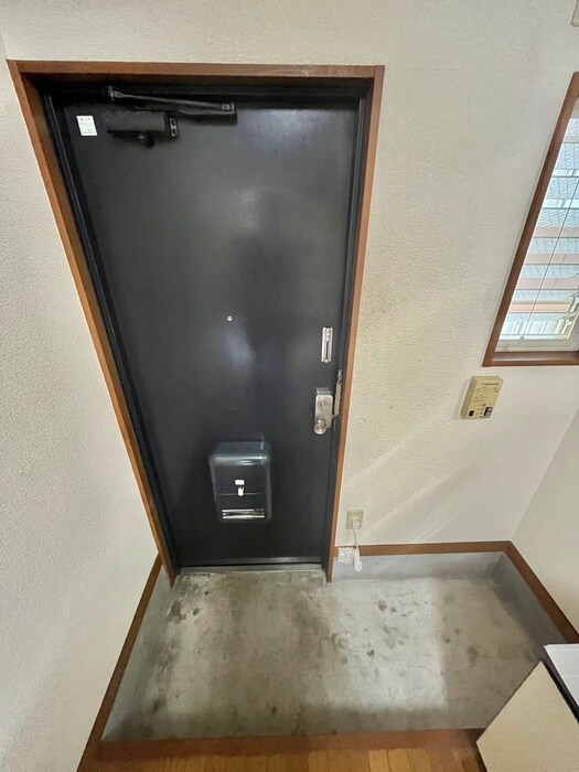 物件内観写真17　(玄関)