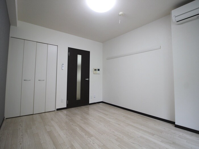 物件内観写真3　(居室)