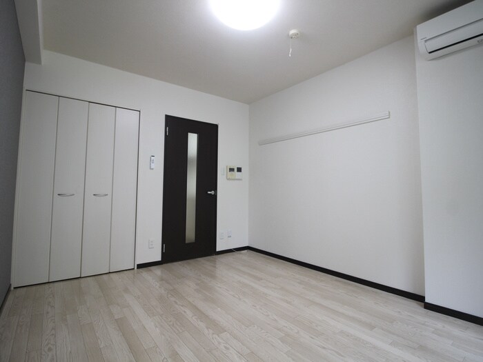 物件内観写真4　(居室)