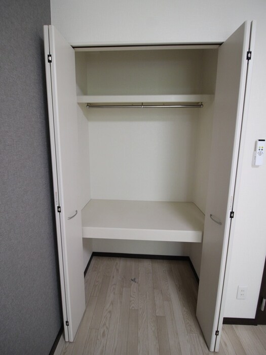 物件内観写真5　(収納)