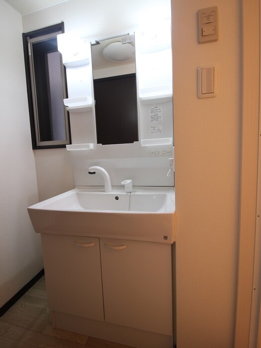 物件内観写真9　(洗面)