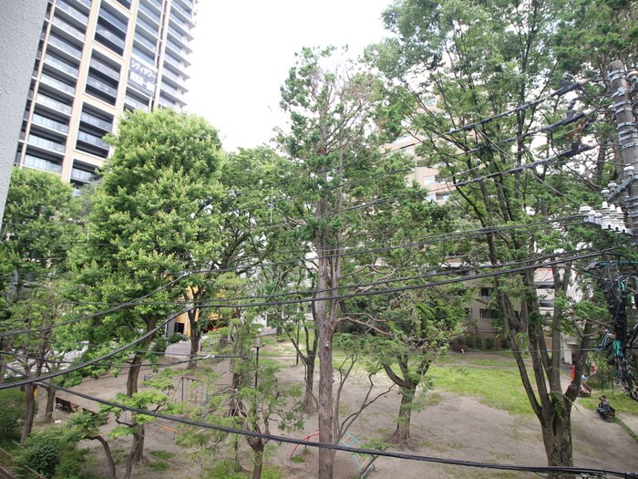 物件内観写真18　(室内からの展望)