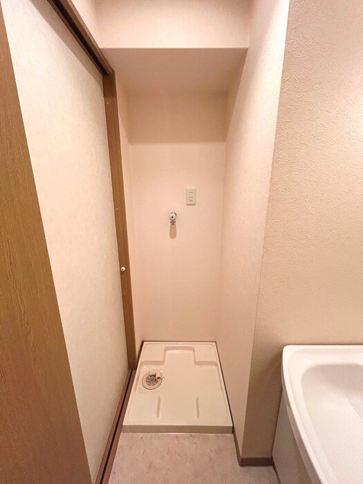 物件内観写真15　(洗濯機置場)