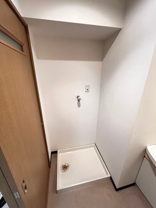 物件内観写真16　(洗濯機置場)