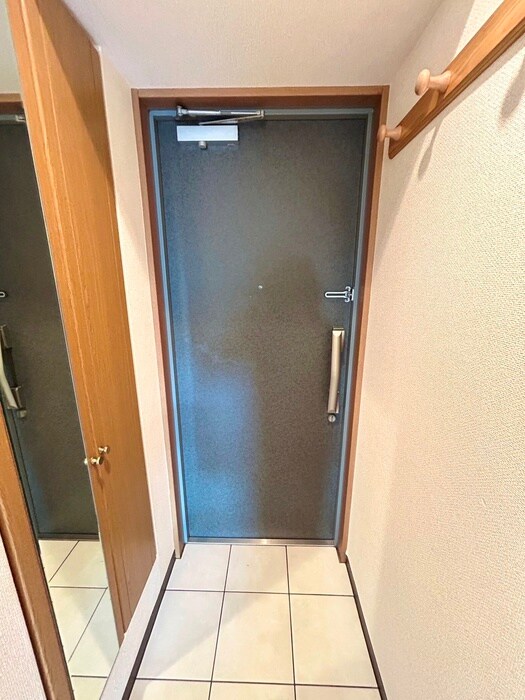 物件内観写真17　(玄関)