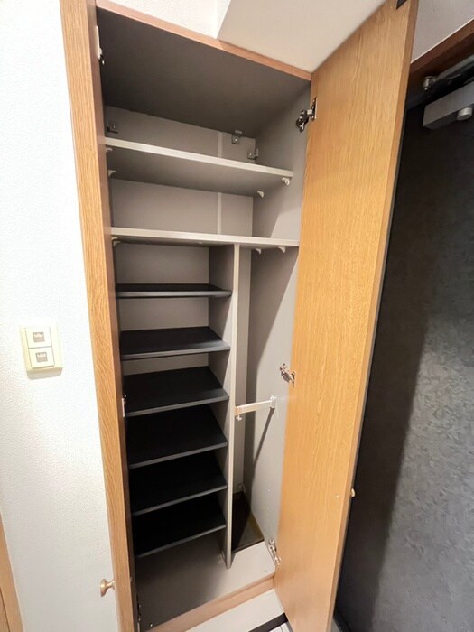 物件内観写真18　(靴箱)