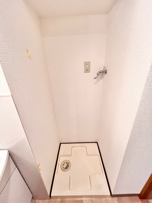 物件内観写真15　(洗濯機置場)