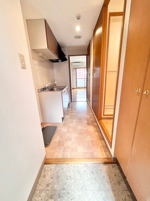 物件内観写真18　(玄関)