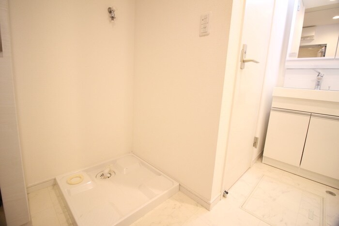 物件内観写真17　(洗濯機置場)