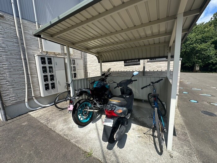 物件外観写真6　(駐輪場)